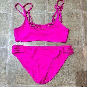 🖤Vibrant Pink Bikini with Criss-Cross Detail